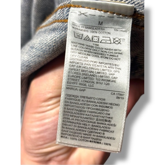 GAP Blue Light Wash Denim Slim Fit Button Front Closure Jacket With Four Pockets - Picture 11 of 16